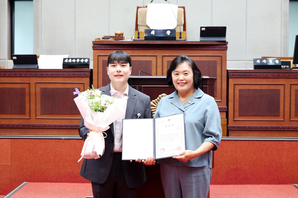 7월 의정발전 유공 공무원 표창 수여_1