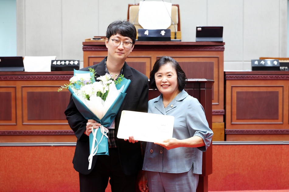 7월 의정발전 유공 공무원 표창 수여_4